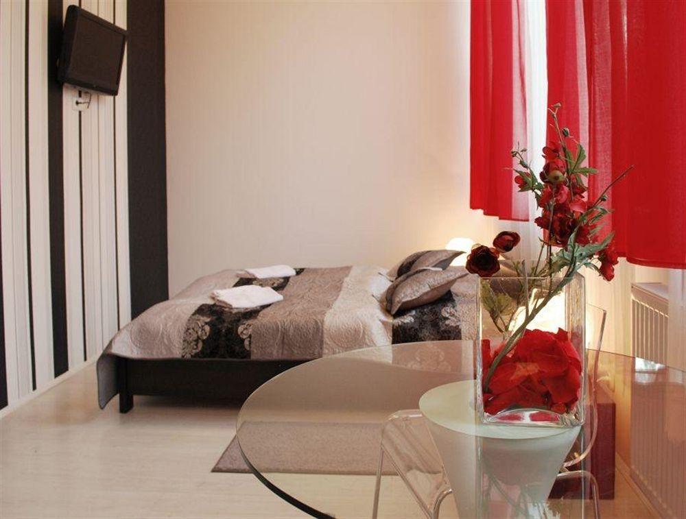 Black & White Apartment